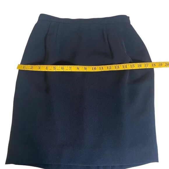 Larry Levine 6P petite Suits black pencil skirt w/zipper in back - Picture 3 of 6